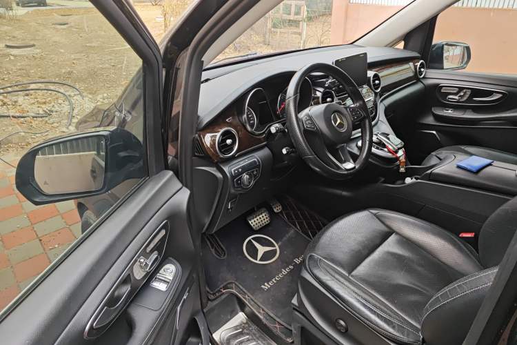 Used Mercedes-Benz V-Class 2017 V 260 L Prestige Extended Edition
