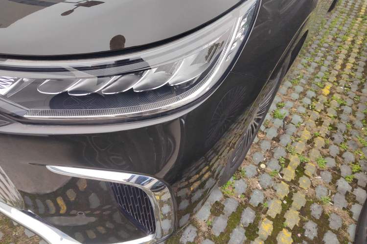 Used VOYAH Dream 2025 PHEV Four-Wheel-Drive Flagship Kunpeng Edition Left Front Headlight