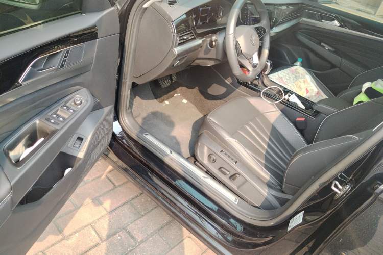 Used Volkswagen Passat 2023 Revised 380TSI Luxury Edition Driver Seat