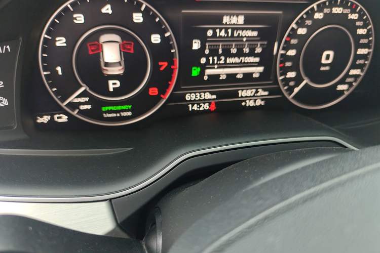 Used Audi Q7 New Energy 2019 55 e-tron Odometer Close Up