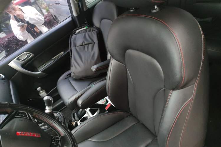 Used Haval H6 2015 Upgraded Model 1.5T Manual Two-Wheel Drive Elite Version Left Front Seat