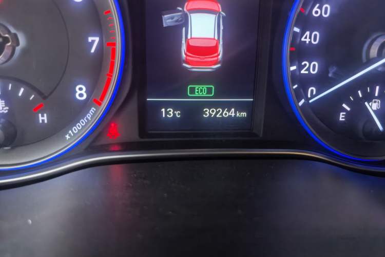 Used Hyundai ENCINO 2018 1.6T Dual-Clutch Zhilian Edition China V Standard Odometer Close Up