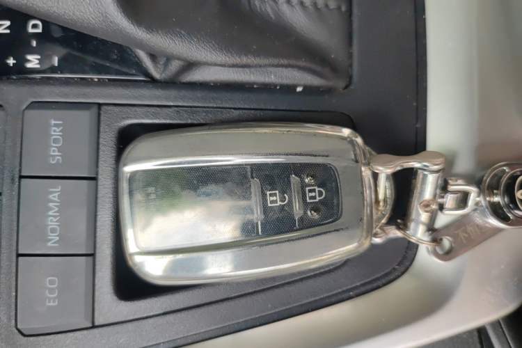 Used Toyota Wildlander 2022 2.0L CVT Two-Wheel Drive Luxury PLUS Edition Vehicle Key