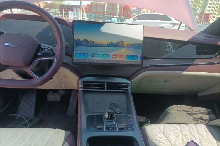 Used BYD Seal 2023 DM-i 1.5T 121km Flagship Model
