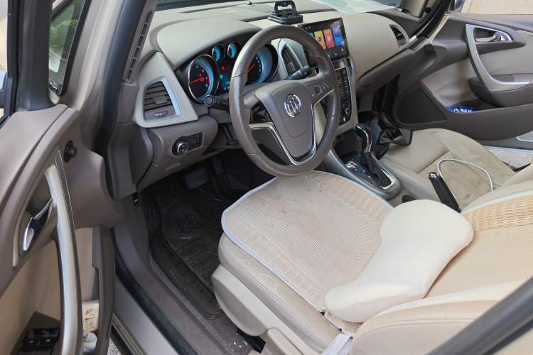 Used Buick GT 2011 GT 1.8L Automatic Fashion Edition Leather Model