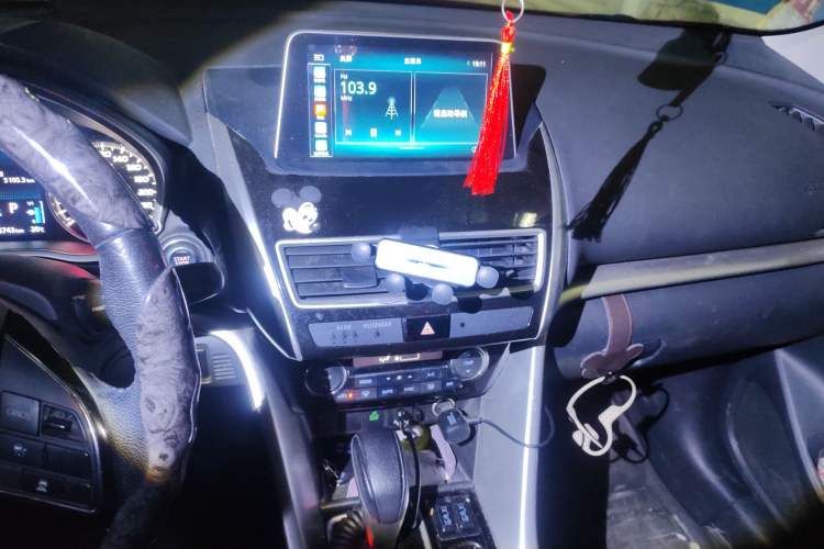 Used Mitsubishi Eclipse Cross 2018 1.5T CVT Two-Wheel Drive Belief Edition Audio And AC Panel