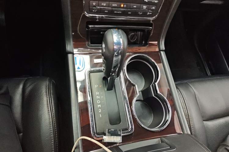 Used Lincoln Navigator 2016 3.5T AWD Gear Lever
