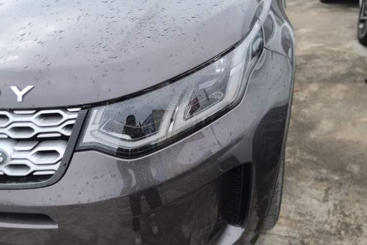 Used Land Rover Discovery Sport 2022 249 PS Metropolitan Edition 5 Seats Left Front Headlight