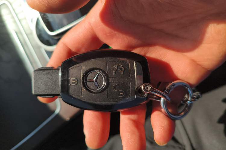 Used Mercedes-Benz GLC 2016 GLC 300 4MATIC Dynamic Model Vehicle Key