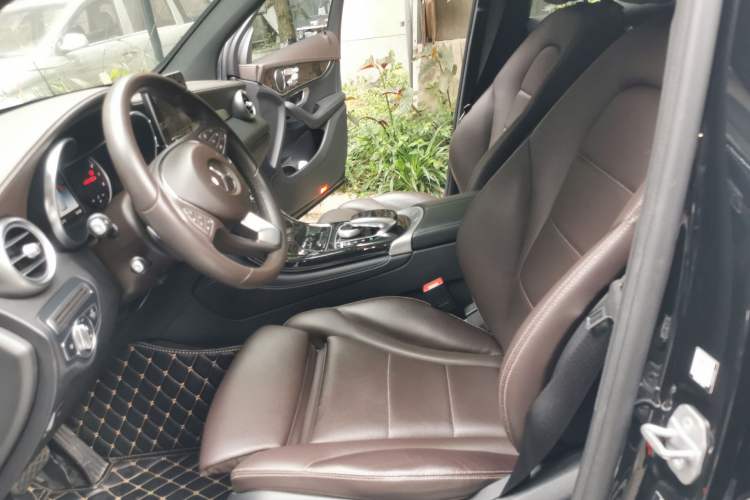 Used Mercedes-Benz GLC 2018 GLC 260 4MATIC Dynamic Edition Left Front Seat