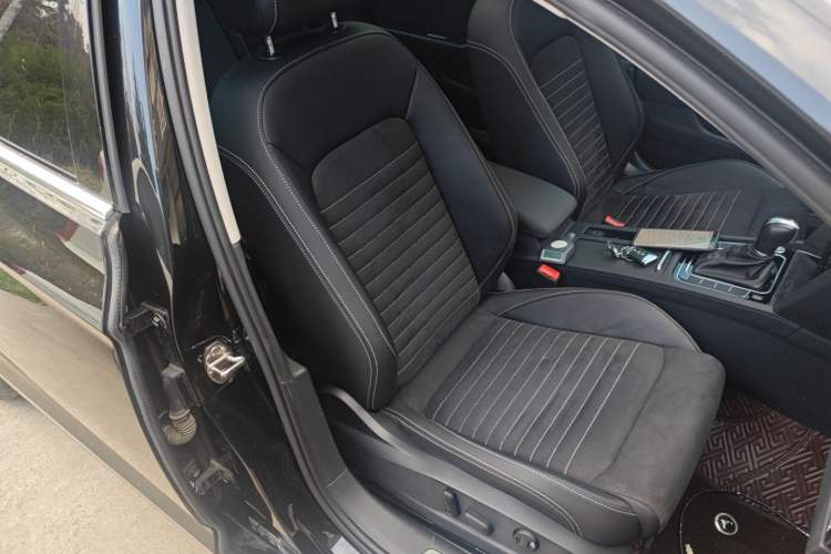 Used Volkswagen Magotan 2020 330TSI DSG Luxury Edition Right Front Seat