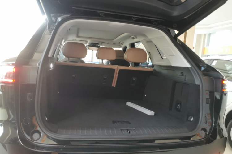 Used Chery Tiggo 8 L 2024 2.0T Two-Wheel Drive Prestige Version 5 Seats
