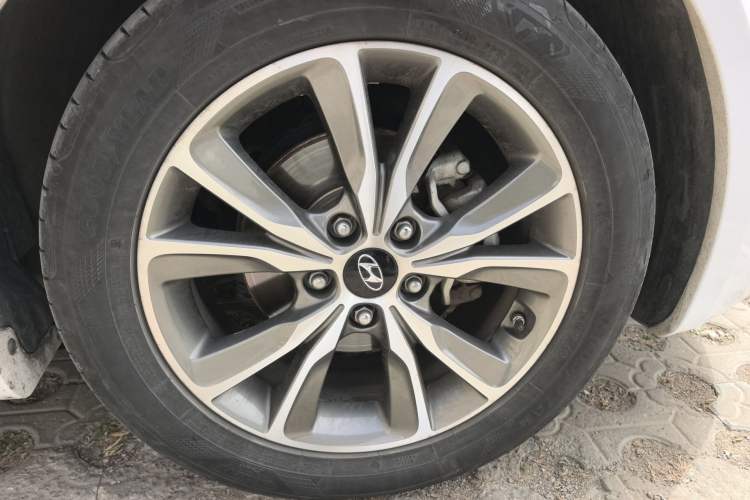 Used Hyundai Sonata 2015 Classic 2.4L Automatic Leading Edition China IV Standard