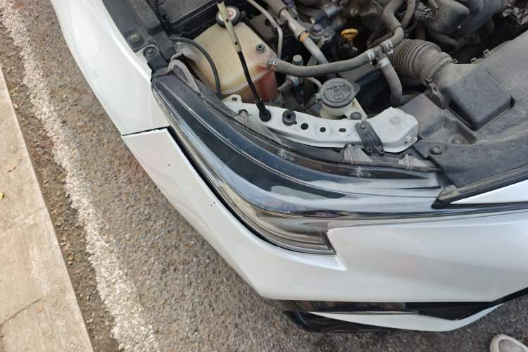 Used Toyota Levin 2019 Dual-Engine 1.8H E-CVT Sport Edition China VI Standard Right Front Headlight