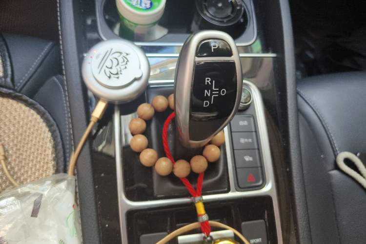 Used BYD Song MAX 2021 Upgraded Model 1.5T Automatic Prestige 7-Seater Gear Lever