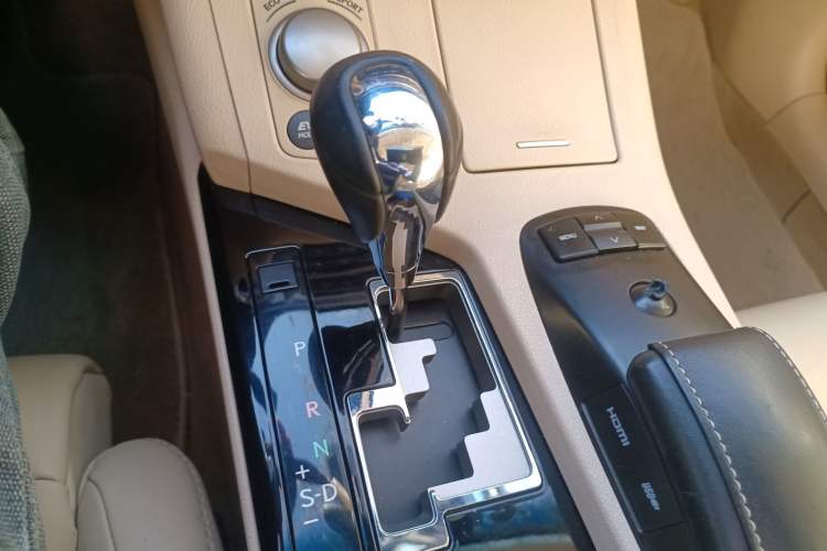 Used Lexus ES 2013 300h Elite Edition