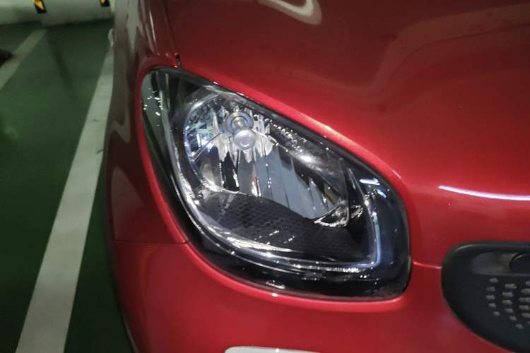 Used smart forfour 2016 1.0L 52 kW Dynamic Edition
