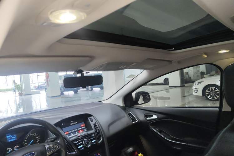 Used Ford Focus 2017 Hatchback 1.6L Automatic Fashion Edition Smart Drive Version