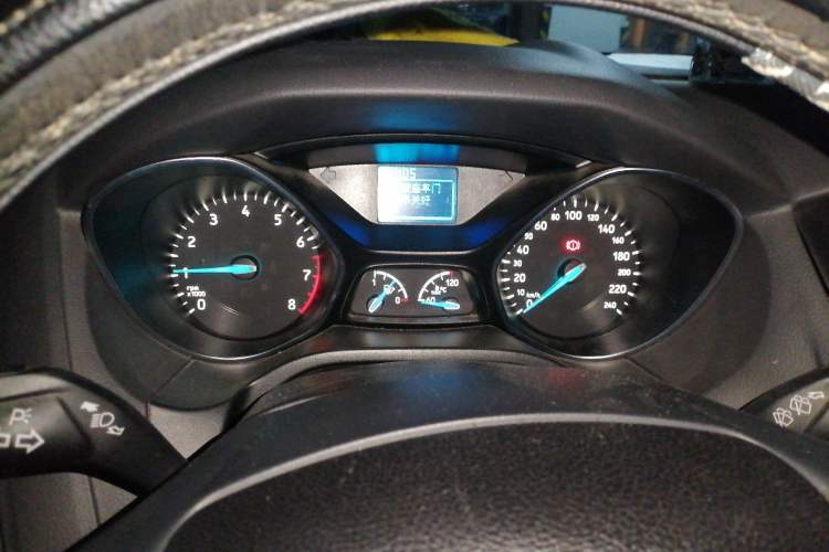 Used Ford Focus 2017 Hatchback EcoBoost 125 Automatic - Ultra-Powerful Style Edition with Smart Drive Features Instrument Cluster