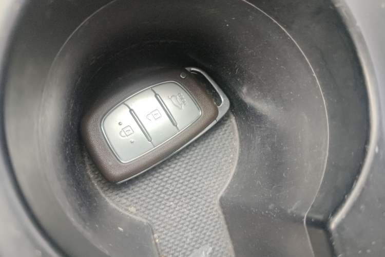 Used Hyundai ix35 2015 2.0L Automatic 2WD Smart Type China IV Vehicle Key