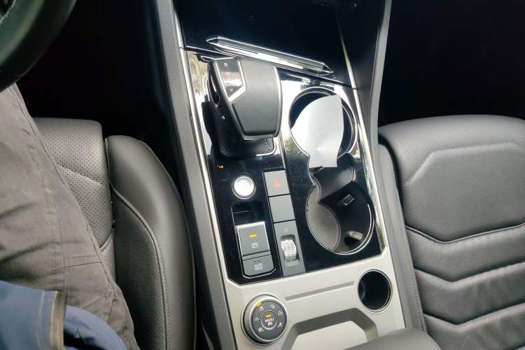 Used Volkswagen Touareg New Energy 2021 eHybrid Gear Lever