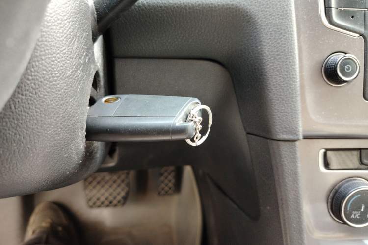 Used Volkswagen Golf 2016 1.6L Automatic Fashion Model Vehicle Key