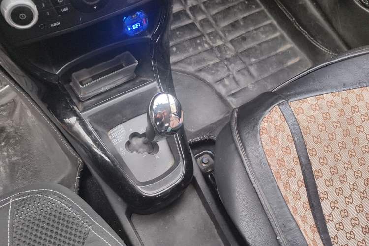 Used Brilliance H220 2014 1.5L AMT Sunroof Version
