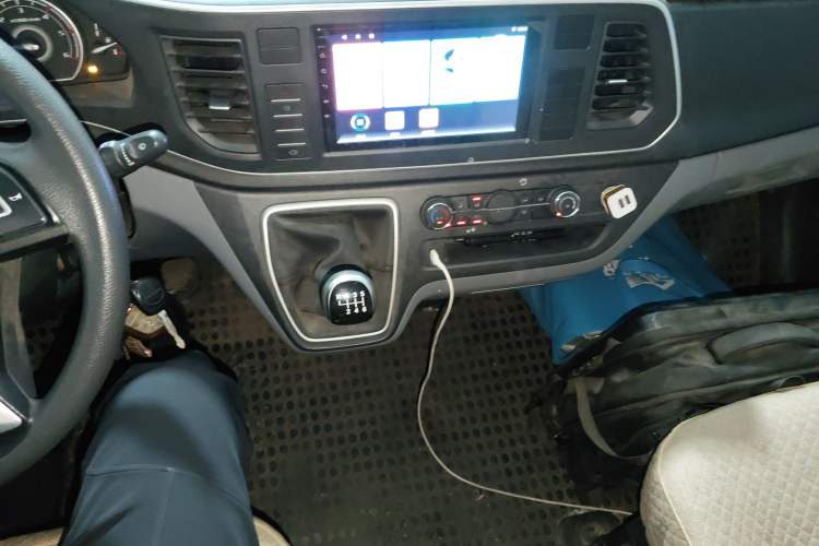 Used SAIC MAXUS Xintu V80 2021 2.0T Manual Classic Aoyuntong 127 PS Mid-axle Mid-roof 6/7/8/9-Seater