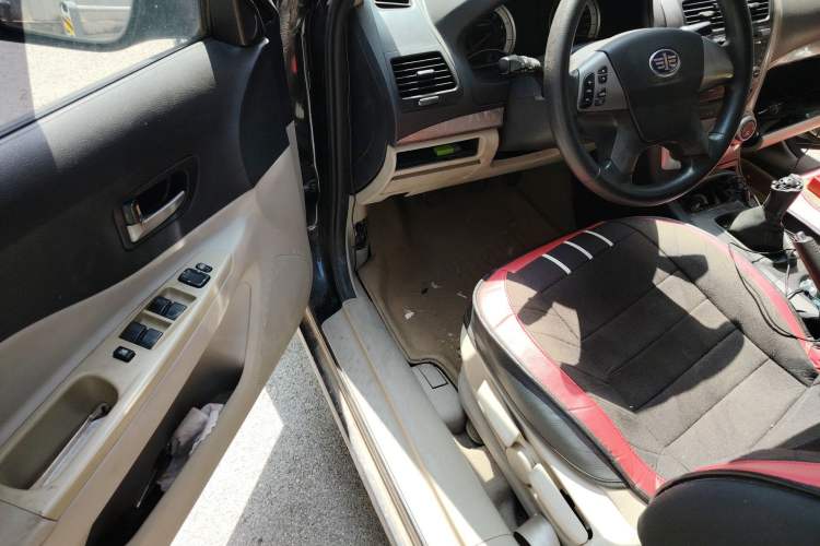 Used Bestune B50 2012 1.6L manual fashion version Driver Seat