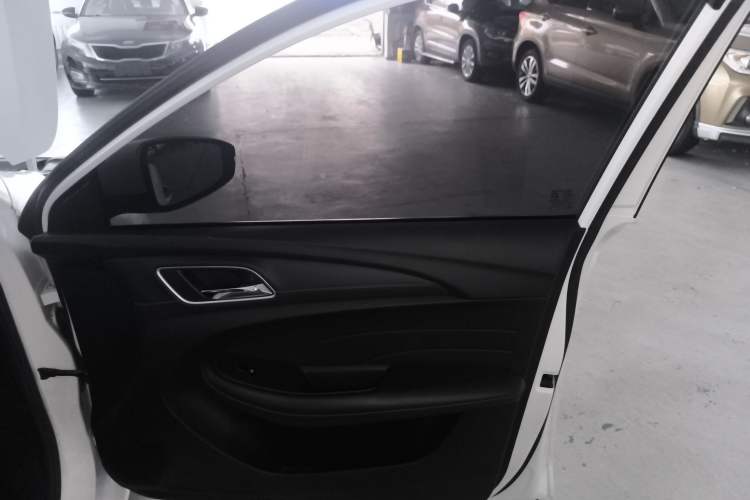 Used Roewe i5 2020 1.5L Automatic 4G Connected Linghao Edition