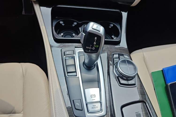 Used BMW 5 Series 2013 530Li Leading Model