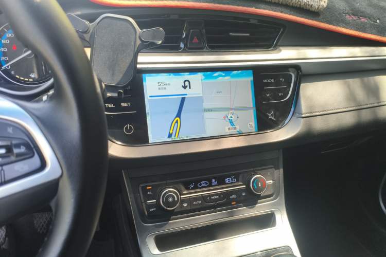 Used Geely Auto Emgrand 2019 Leading Edition 1.5L Manual Fashion Model China V Standard
