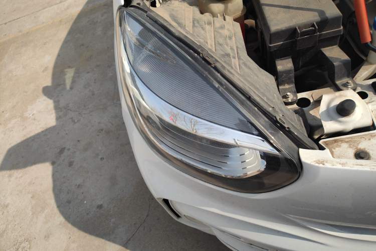 Used Roewe Clever 2021 302 km New Four-Seater Super-Efficient Version
