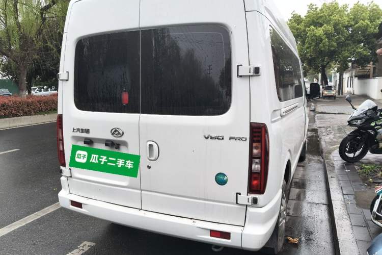 Used SAIC MAXUS Xintu V80 2025 PRO Aoyuntong 2.0T Manual Long Wheelbase Mid-Height 6/7/8/9-Seater Rear