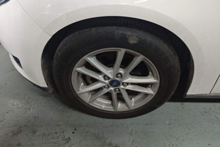 Used Ford Focus 2017 Sedan 1.6L Automatic Fashion Edition Smart Drive Version
