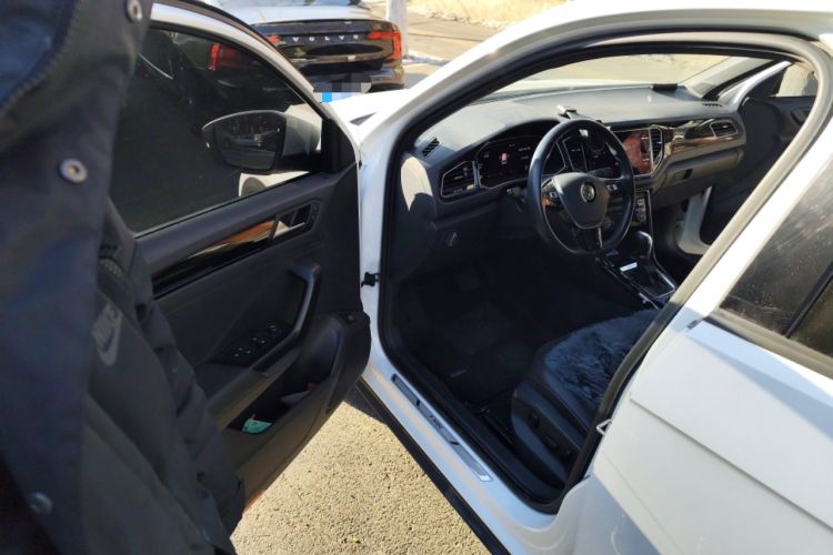 Used Volkswagen T-ROC 2018 280TSI DSG Four-Wheel Drive Luxury Version China V Emission Standard Driver Seat