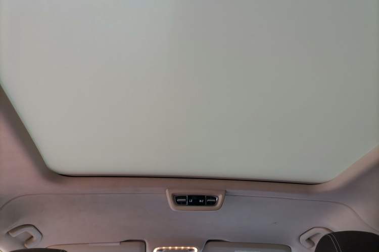 Used Mercedes-Benz V-Class 2022 V 260 L Long-wheelbase Luxury Edition Headliner