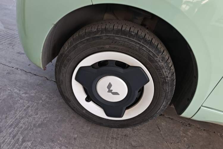Used Wuling Hongguang MINIEV 2024 3rd Generation 215km Youth Edition Left Front Wheel Hub