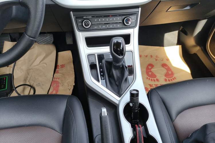 Used Geely Auto Vision 2018 1.5L Automatic Prestige Model Gear Lever