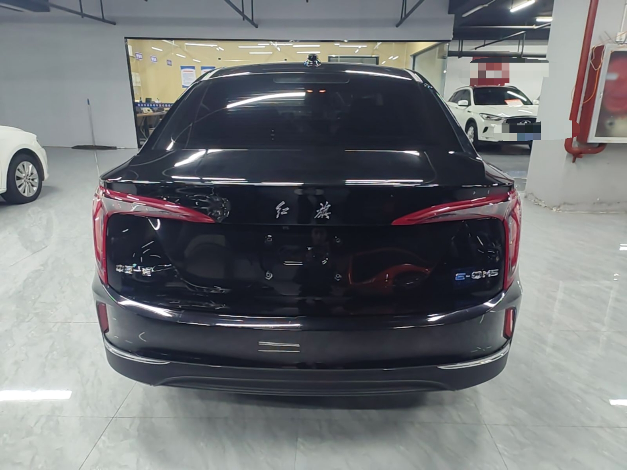 Hongqi E-QM5 2023 Revised Version Basic Travel Edition — снимка 5