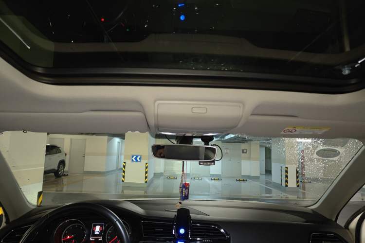 Used Volkswagen Tiguan L 2017 330TSI Automatic Two-Wheel Drive Flagship Edition Headliner