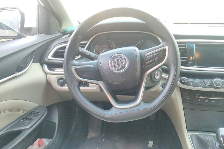 Used Buick GT 2015 15N Manual Luxury Version Steering Wheel