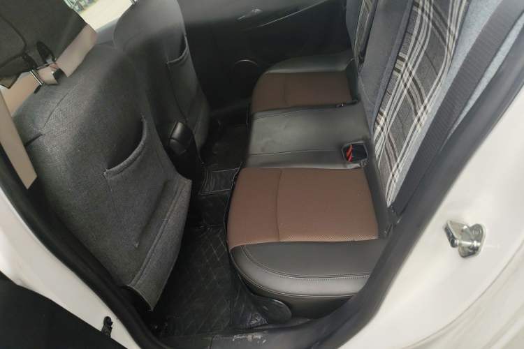 Used Chevrolet Cruze 2013 Hatchback 1.6L Manual Luxury Model
