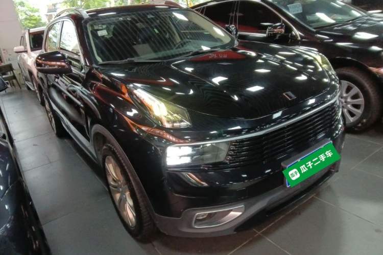 Used Lynk & Co 01 2017 2.0T Two-Wheel Drive Pro Edition Front Right 45 Deg