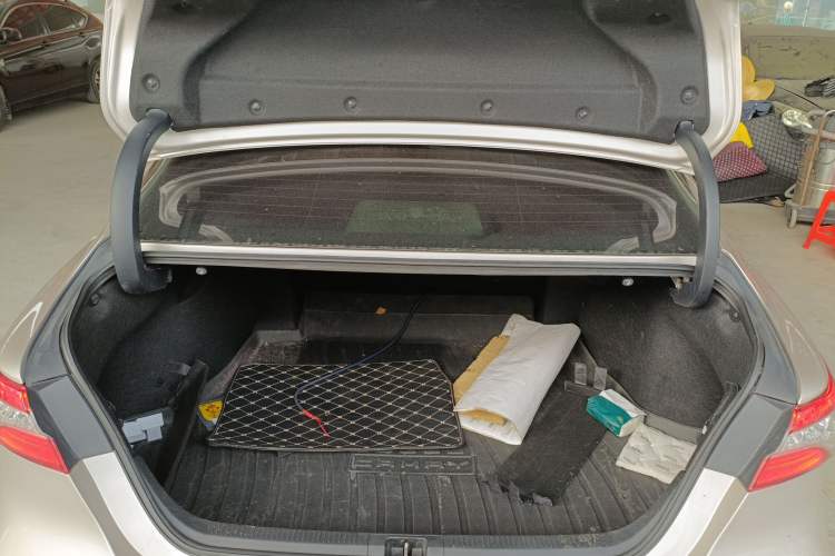 Used Toyota Camry 2021 2.0G Luxury Edition
