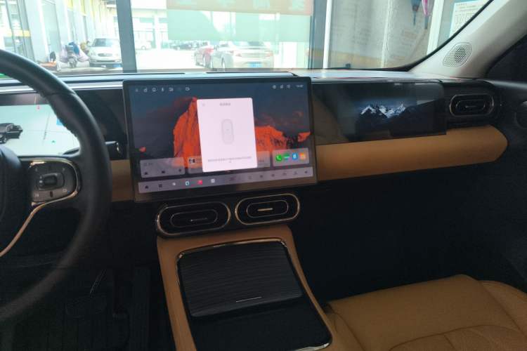 Used Leapmotor C11 2024 All-Electric 580 Luxury Edition Audio And AC Panel