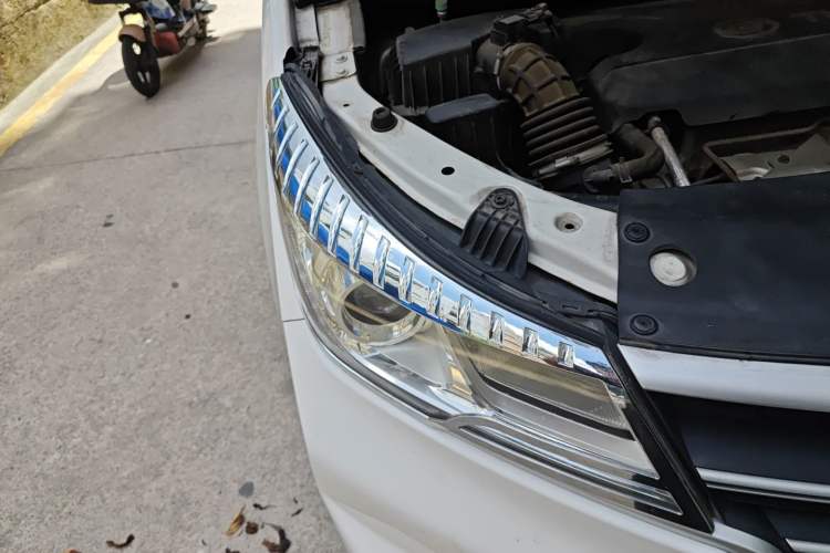 Used Baojun 730 2019 1.5T Manual Fashion Model 7-seater National V
