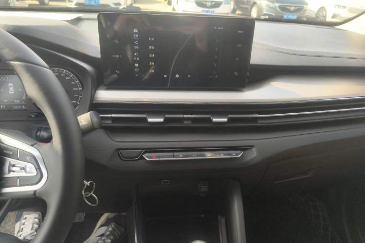 Used Livan X3 PRO 2022 1.5L Manual Little Cutie
