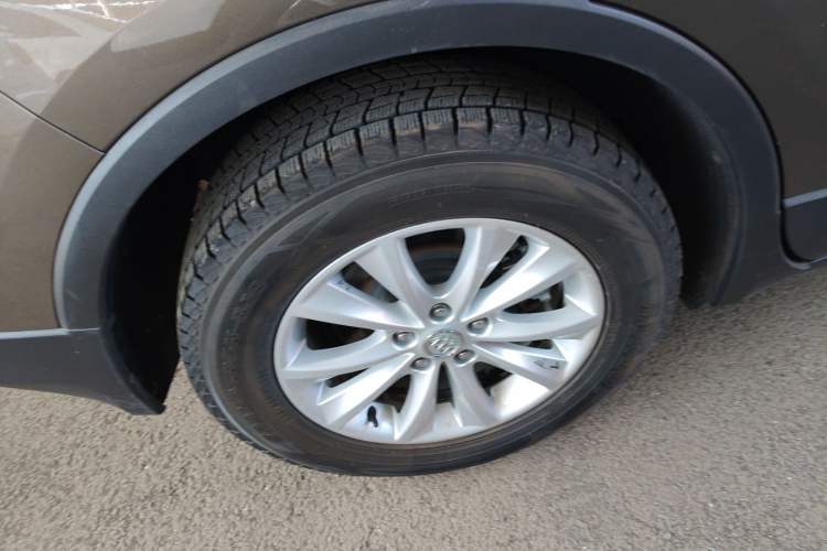 Used Buick Envision 2017 28T Four-Wheel Drive Elite Model Right Rear Wheel Hub