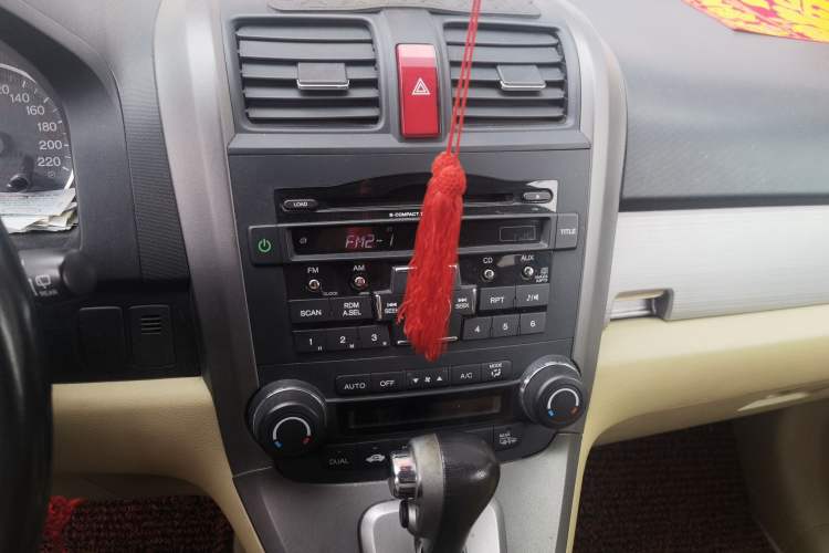 Used Honda CR-V 2010 2.4L Automatic Four-Wheel Drive Prestige Edition Audio And AC Panel